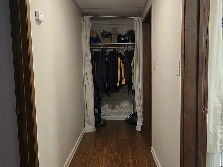 1913 NW Turner Dr — Photo 9