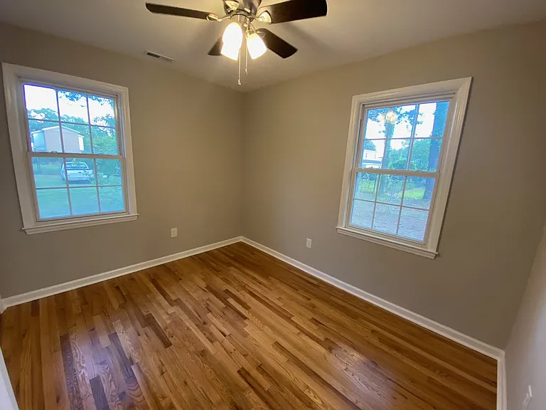 105 Fort Dr — Photo 10
