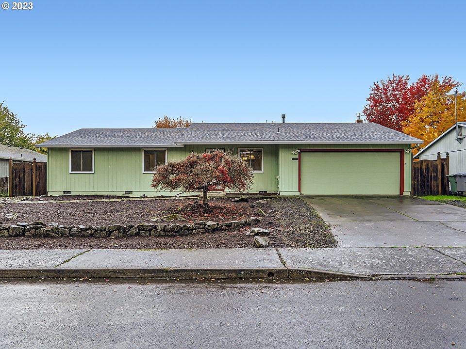 1st image of 529 NE 40th Ave