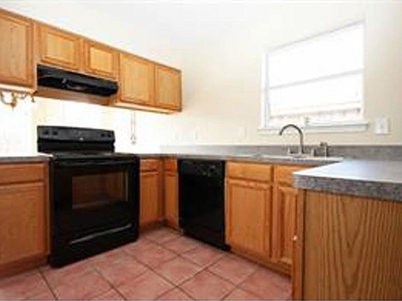 3rd image of 507 Berryhill Dr
