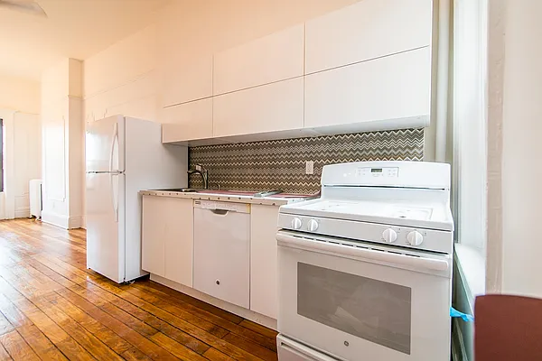 Rented by Nooklyn NYC LLC | media 31