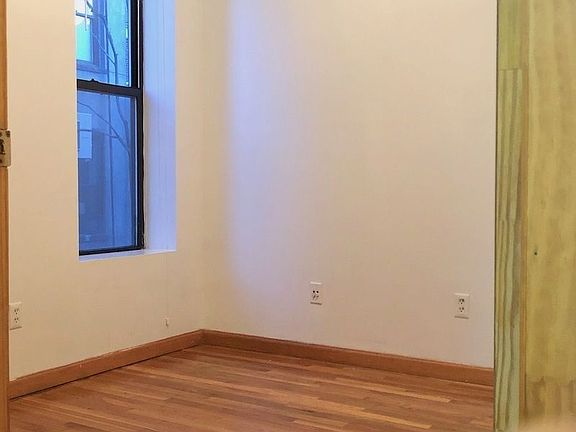 4th image of 164 Orchard St Frnt 2