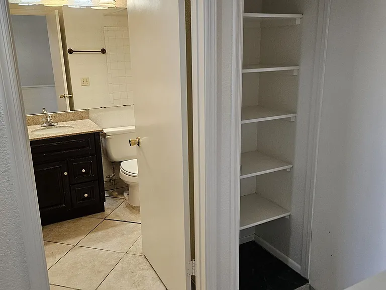 1600 N Saba St #163 — Photo 11