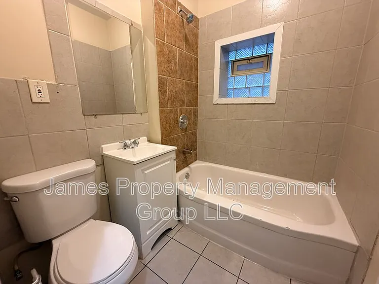 3213 W Warren Blvd #2 — Photo 8