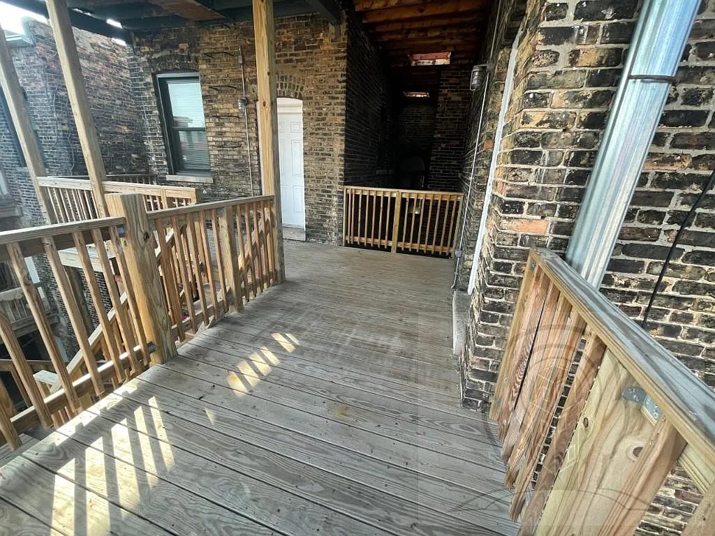 3 bed, 1.0 bath, $3,500 — Photo 4