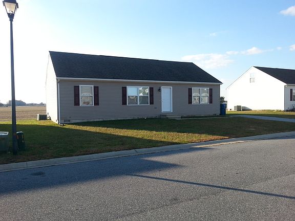 2nd image of 108 N Spinnaker Ln