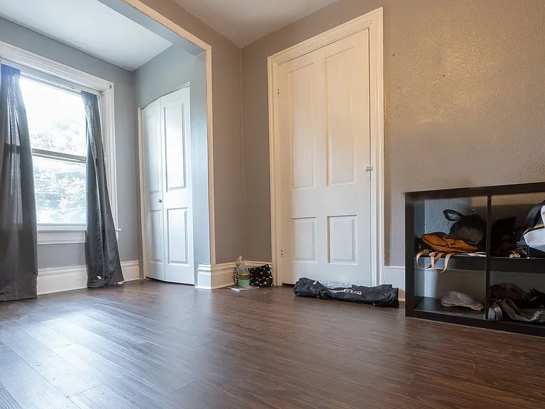 405 Grant Ave — Photo 14