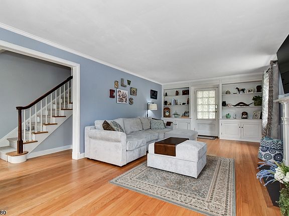 4th image of 75 Edgewood Ave