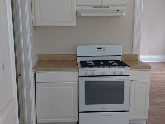 5th image of 1927 16th Ave #1
