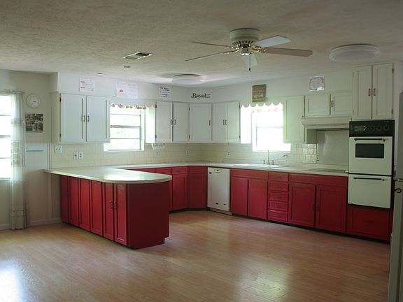 Roomy kitchen
