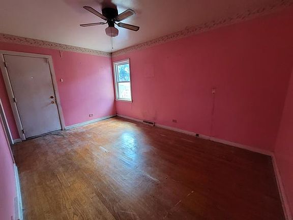 3133 W Howard St Chicago, IL 60645