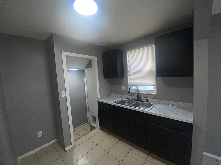 8850 Rosemont Ave — Photo 8
