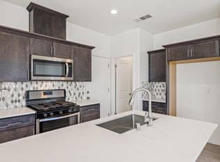 821 Amanecer Ave, Clovis, CA 93619