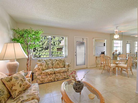 3rd image of 47 Woodland Dr