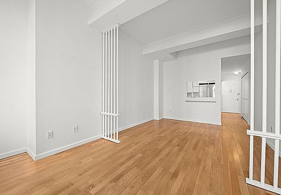 4th image of 99 John St APT 709