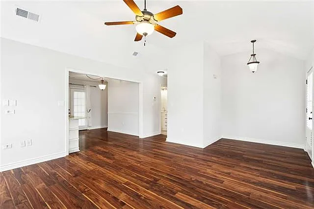 2190 Steven St — Photo 4