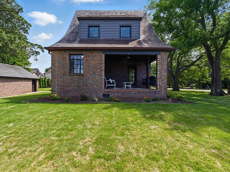 5010 Gosnold Ave — Photo 11