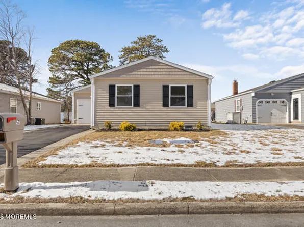 57 Innsbruck Drive, Toms River, NJ 08757