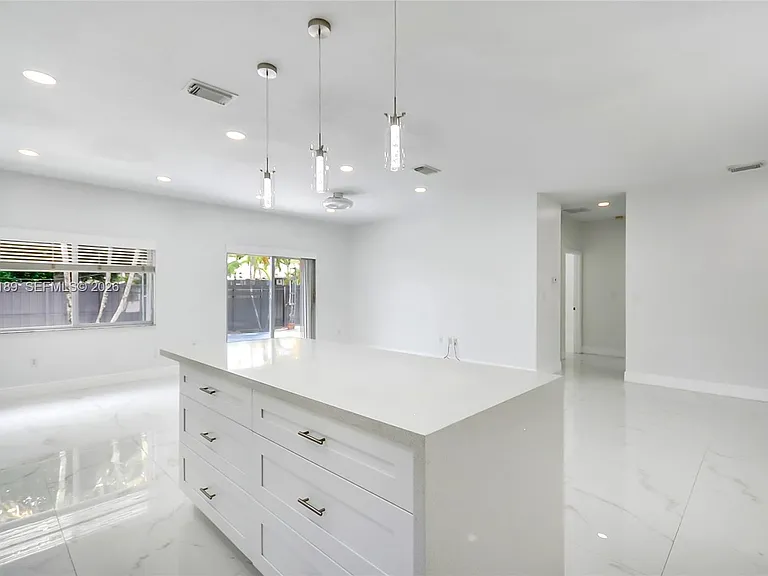 15548 SW 19th Ln — Photo 9