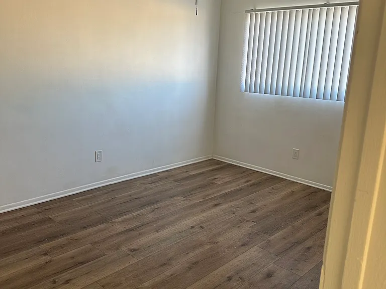 8010 Owensmouth Ave #10 — Photo 7