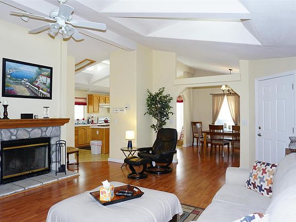 2nd image of 1225 Vienna Dr Spc 186