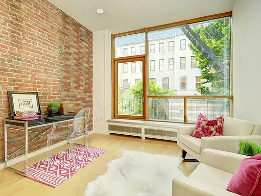 Sold by Sotheby's International Realty | media 14