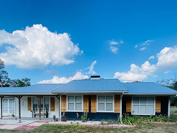 7512 Chenkin Rd, Zephyrhills, FL 33540