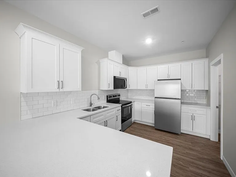 1303 Post Dr NE — Photo 20