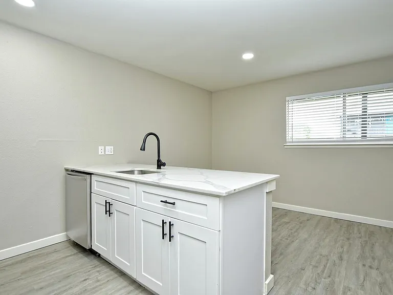 District 53 — Photo 26