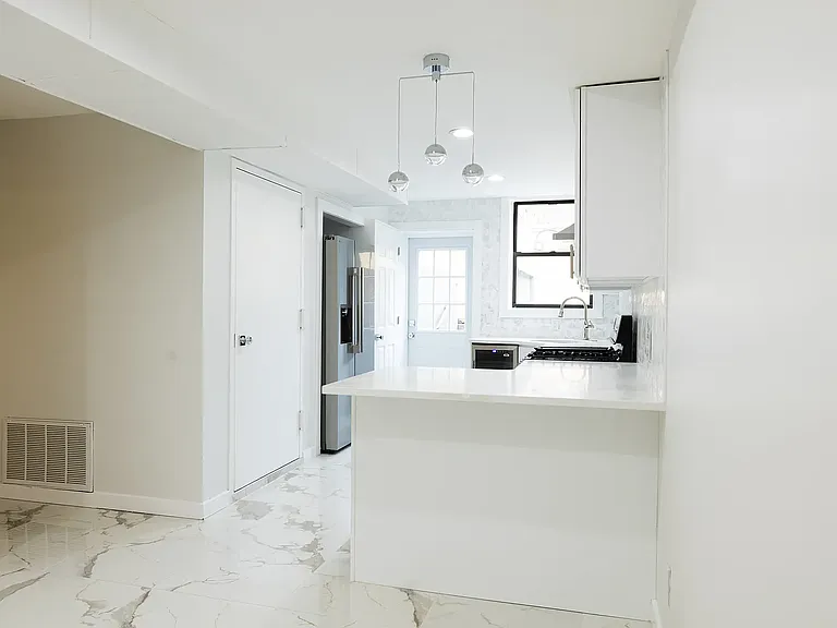 69 Adelphi St #G — Photo 30