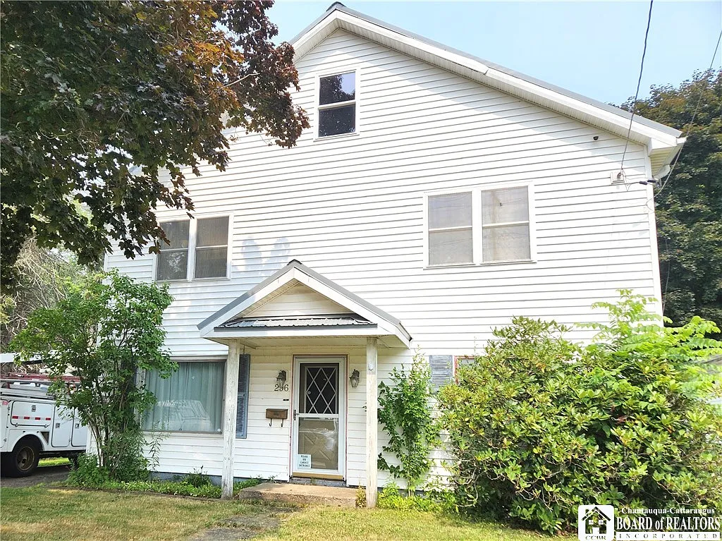 296 Water St photo 1