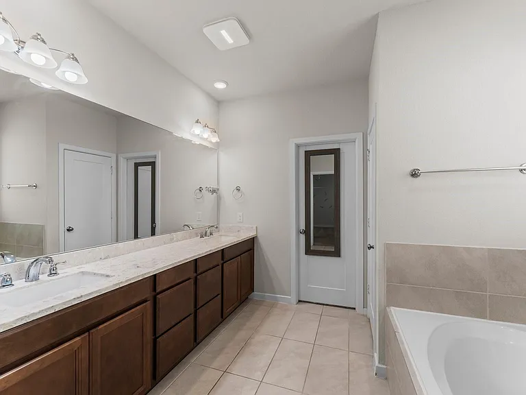 3850 Chapman Bluff Dr — Photo 17