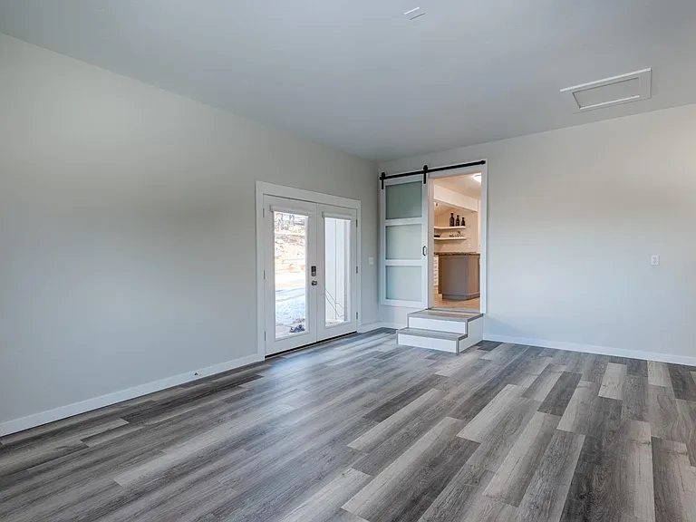 711 Terrace Dr — Photo 26