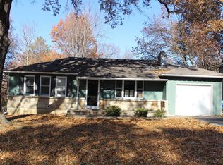 5812 W 78th St, Prairie Village, KS 66208