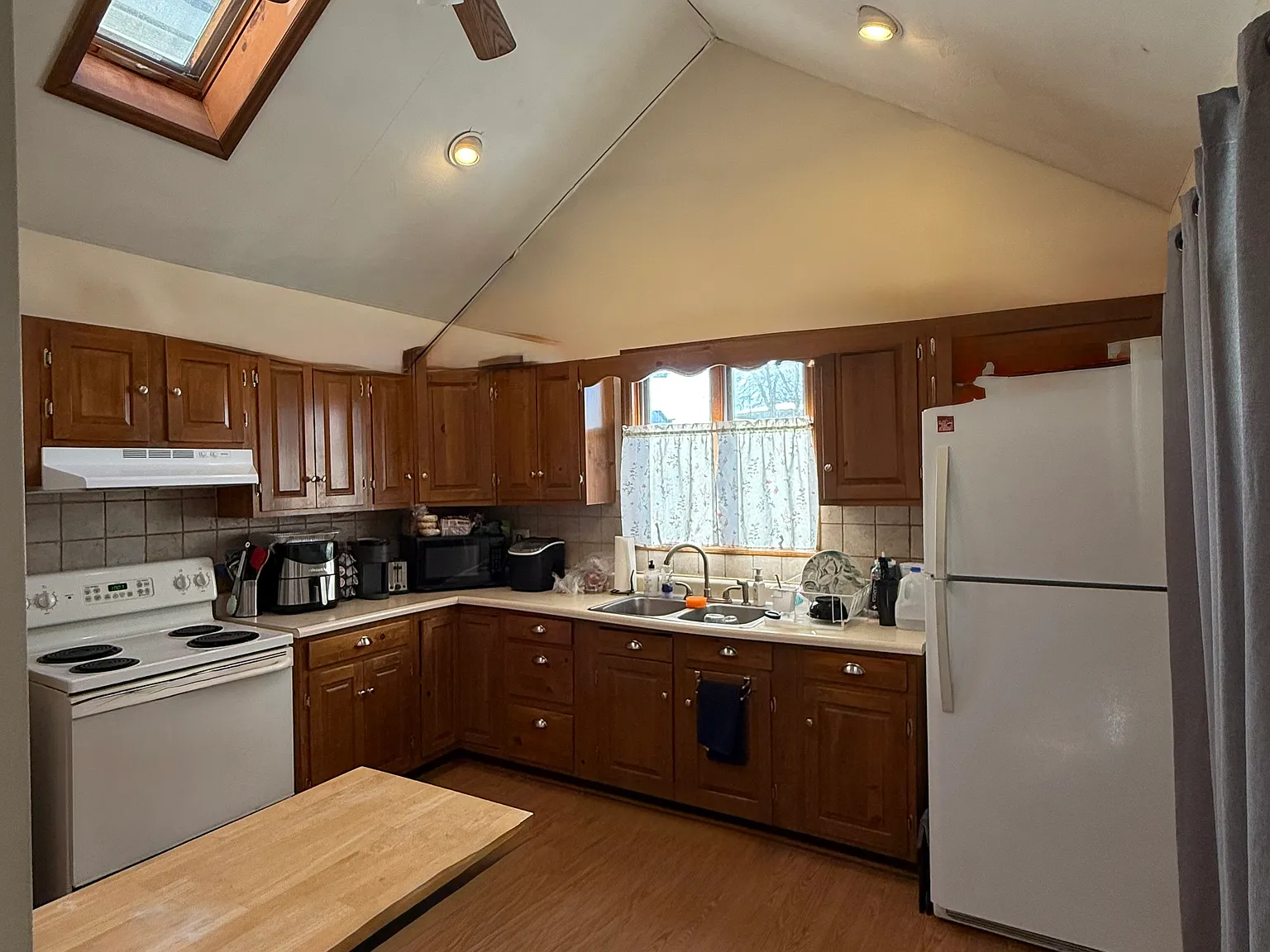 3 bed, 1188 sqft, $2,500 — Photo 4