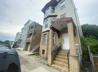 340 S 6th St #2NDFLR, Newark, NJ 07103