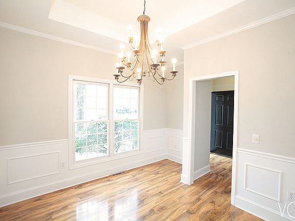 4th image of 263 Kirkstone Ln