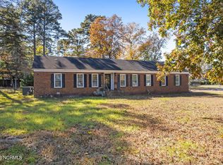 201 Johnson Ave, Elizabethtown, NC 28337