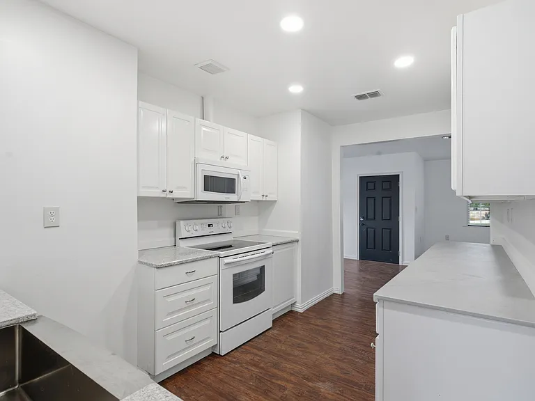 7606 Williamson Creek Dr — Photo 19