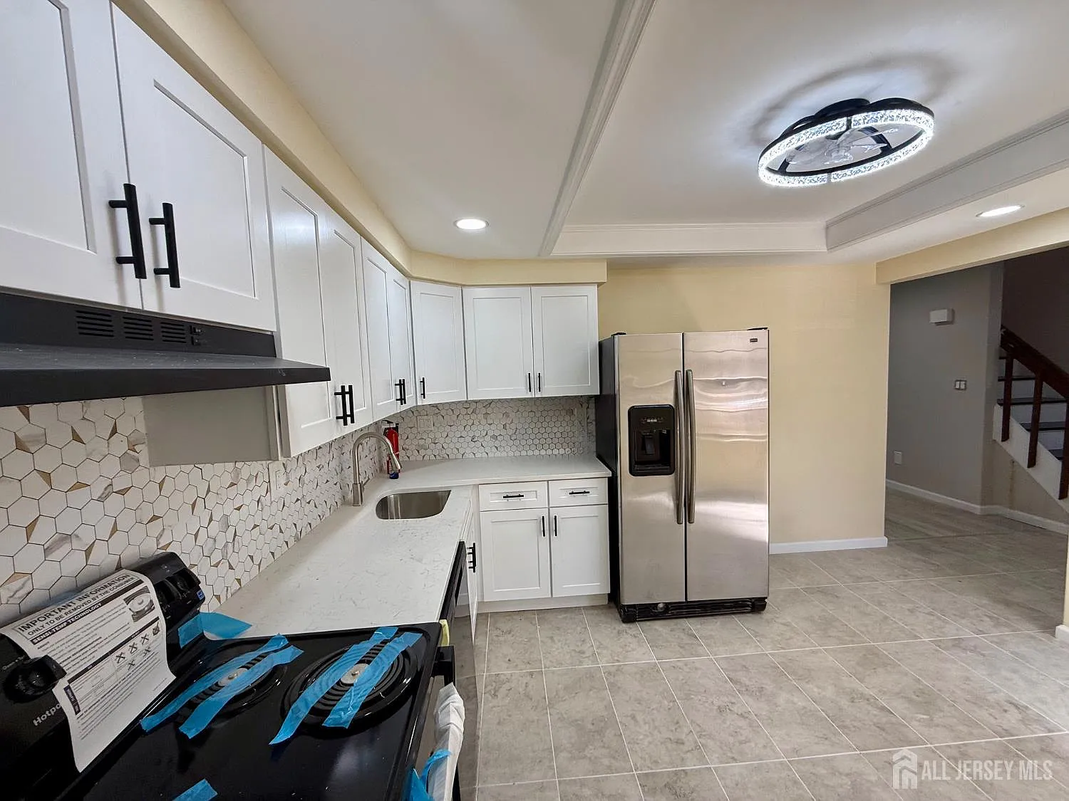 3 bed, 2.5 bath, 1646 sqft, $2,490 — Photo 2