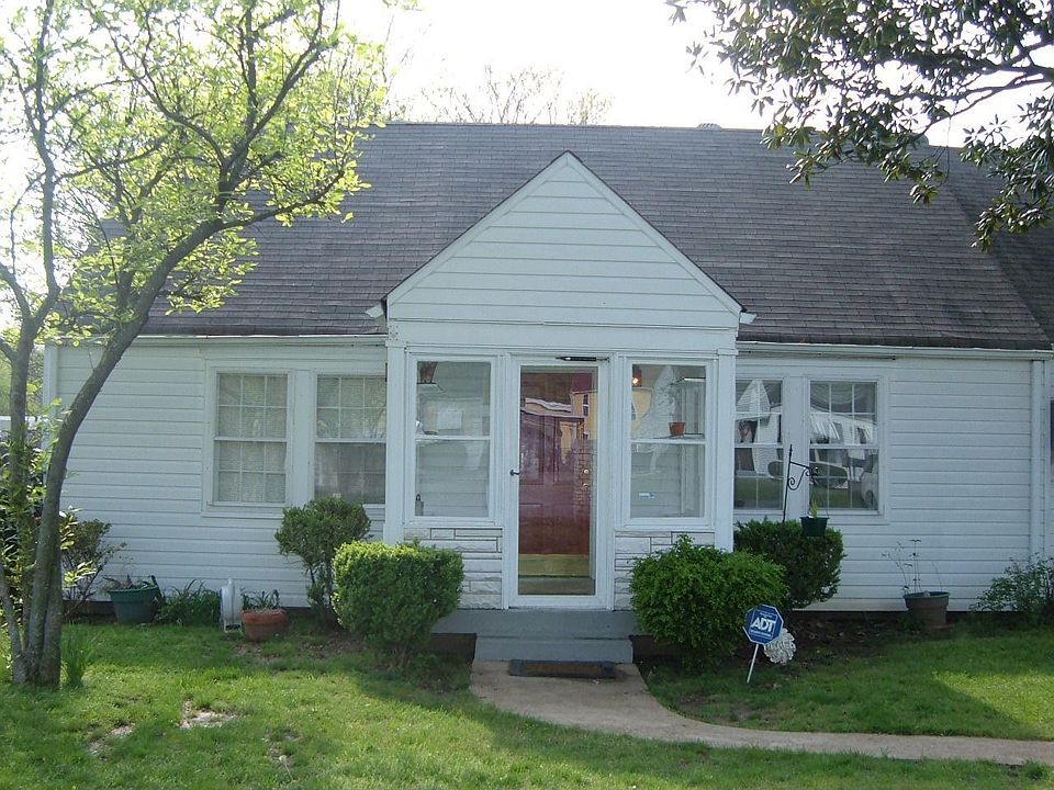 2921 Wingate