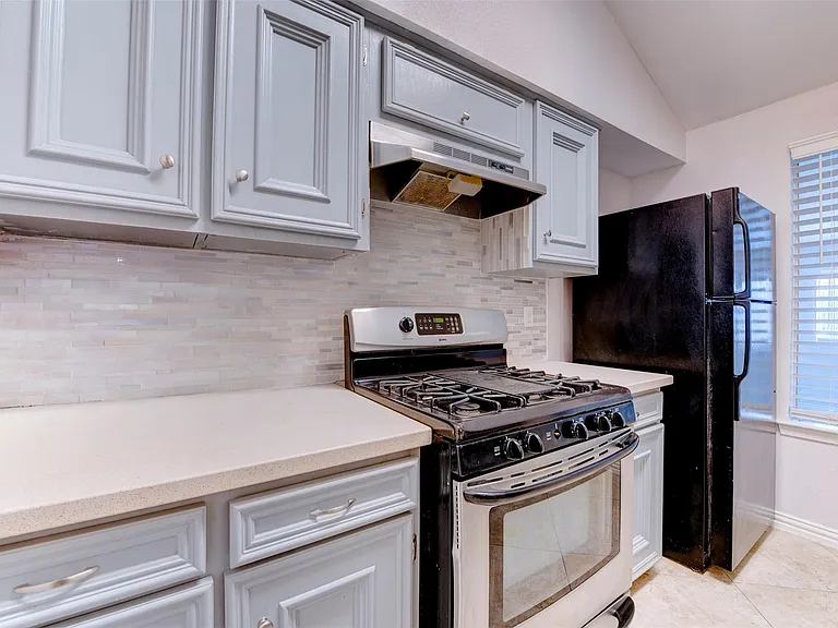 10703 Highland Woods Dr — Photo 26