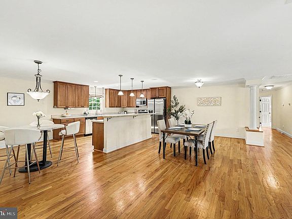 4th image of 1564 Perry Rd