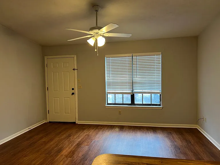 218 White Dr #D — Photo 7