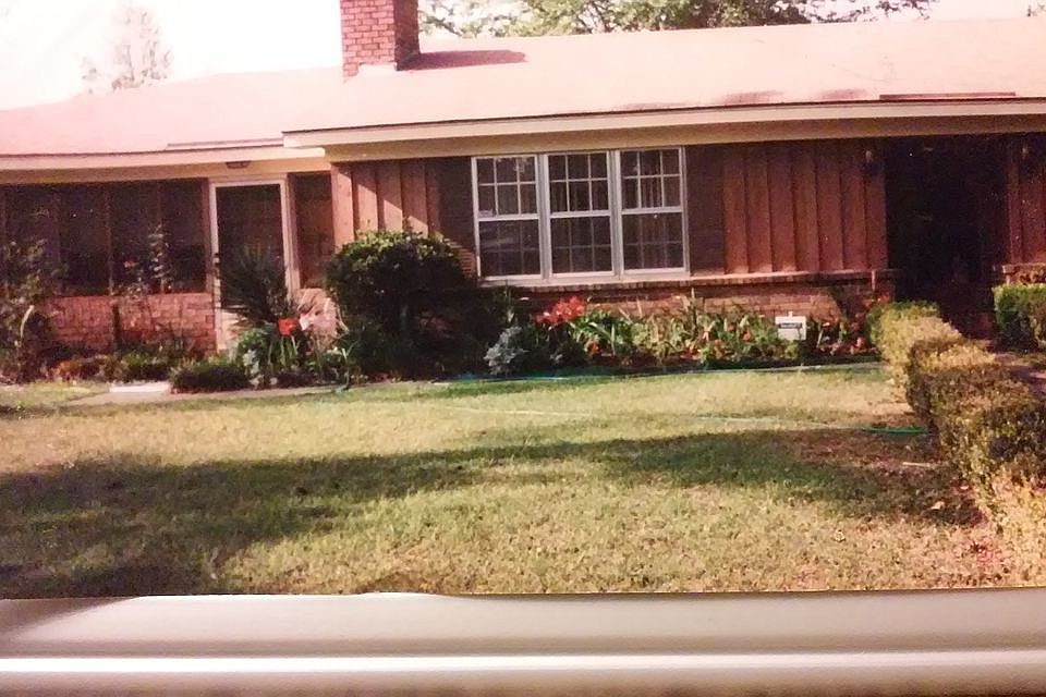 3 bedrooms/ 2 bath