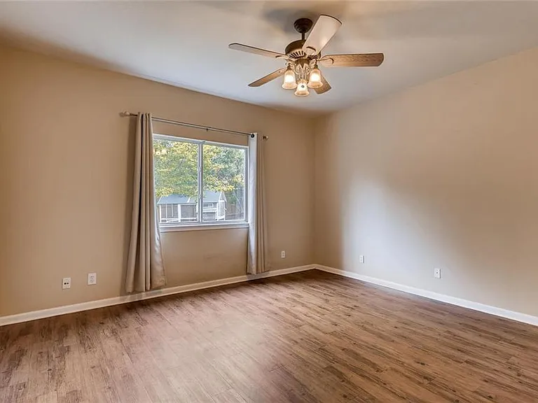 8301 Red Willow Dr — Photo 10