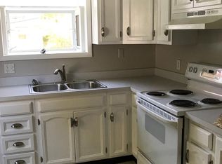 7471 Southwood Dr, Mentor, OH 44060