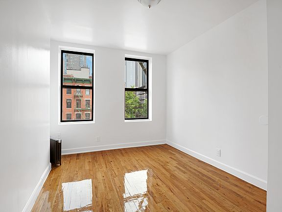 4th image of 401 W 47th St APT 17