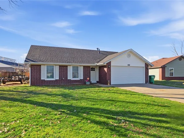 669 Sarah Pl, Centerton, AR 72719