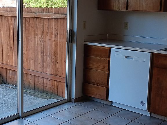 4th image of 20427 28th Ave W APT 2